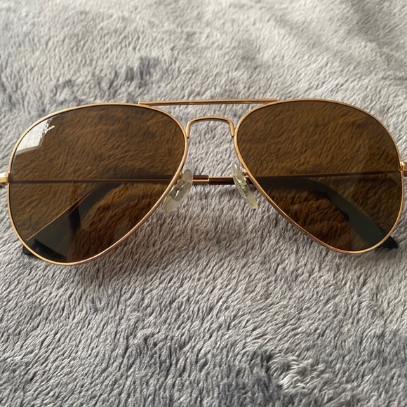 Ray-Ban Aviator Classic Sunglasses - Picture 4 of 10